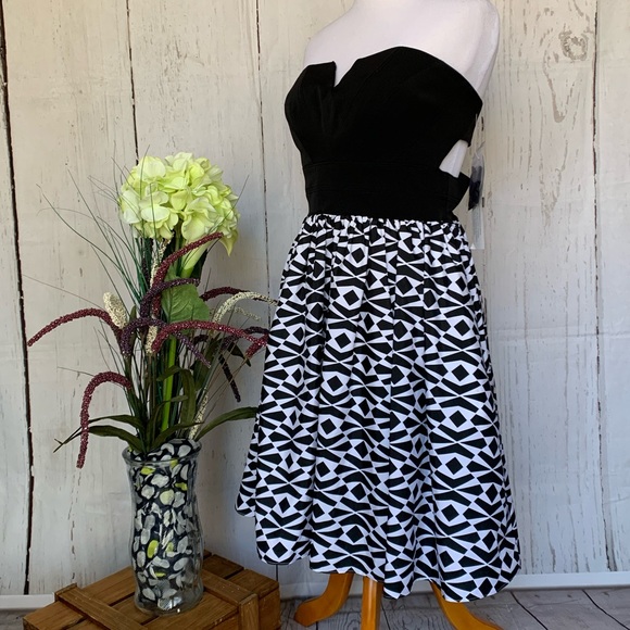 Aidan Mattox Strapless Geometric Print Dress 10 - Picture 3 of 7